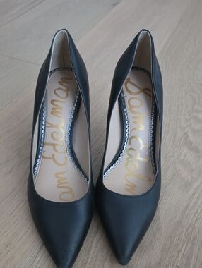 Sam Edelman Black Pointed-Toe Leather Pumps